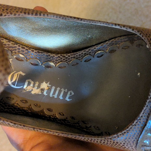 Juicy Couture taupe block heel platform peep toe lizard textured heels s… - Picture 8 of 10